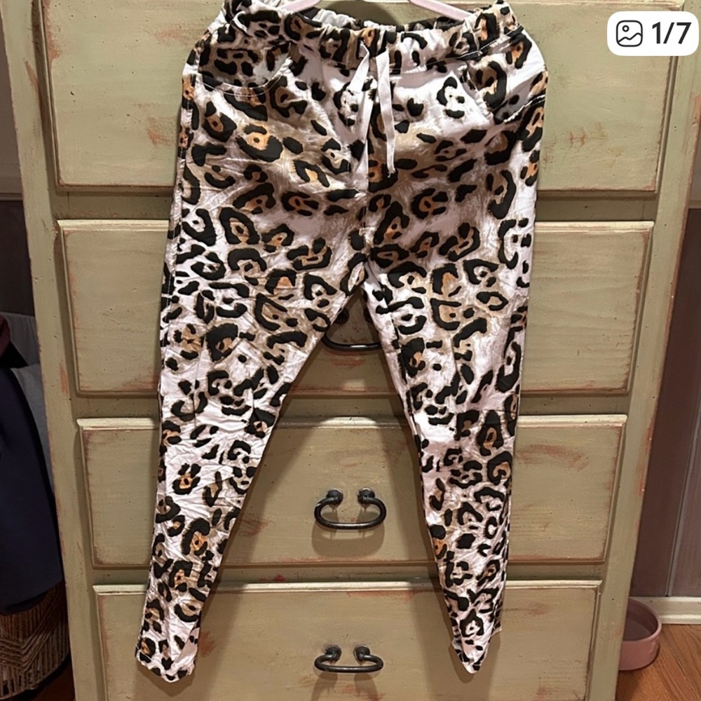 Venti6 Excellent Condition Stretchy  Leopard Print Joggers Made in Italy Size S